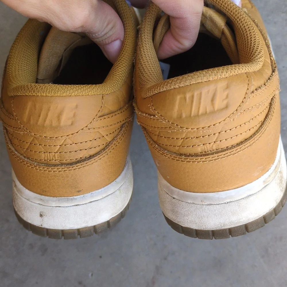 Nike Low Dunk Quilted Wheat‎ Womens Sneakers Size 7.5